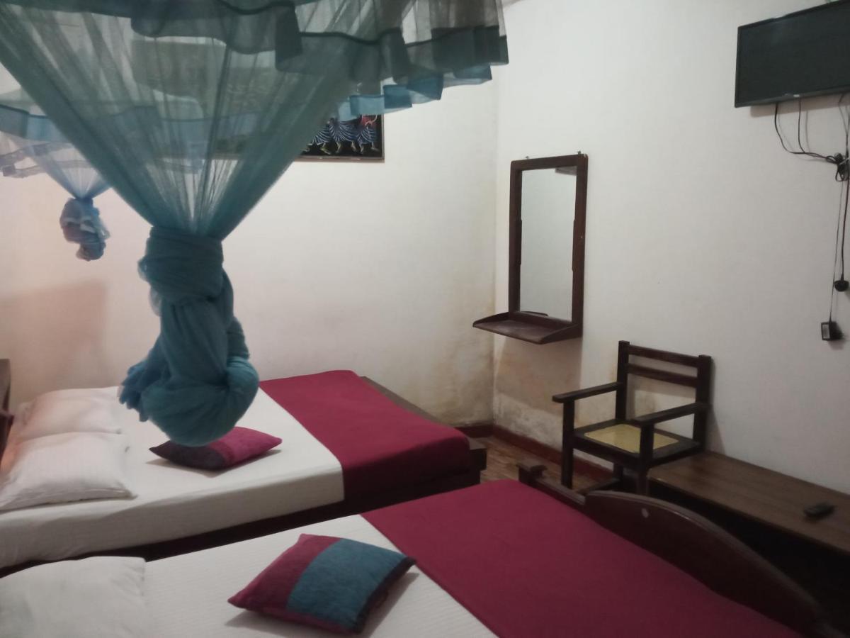 Bevary City Hotel Anuradhapura Exterior photo