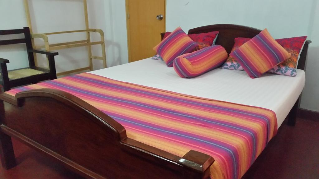 Bevary City Hotel Anuradhapura Exterior photo