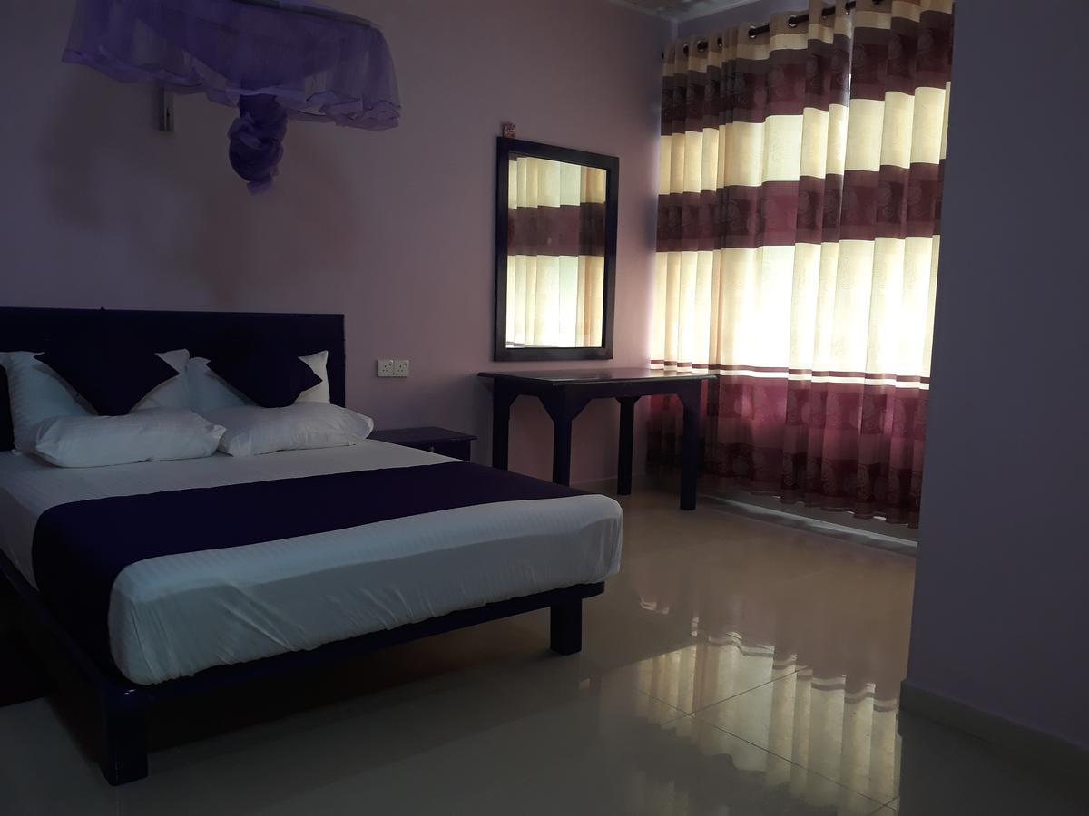 Bevary City Hotel Anuradhapura Exterior photo
